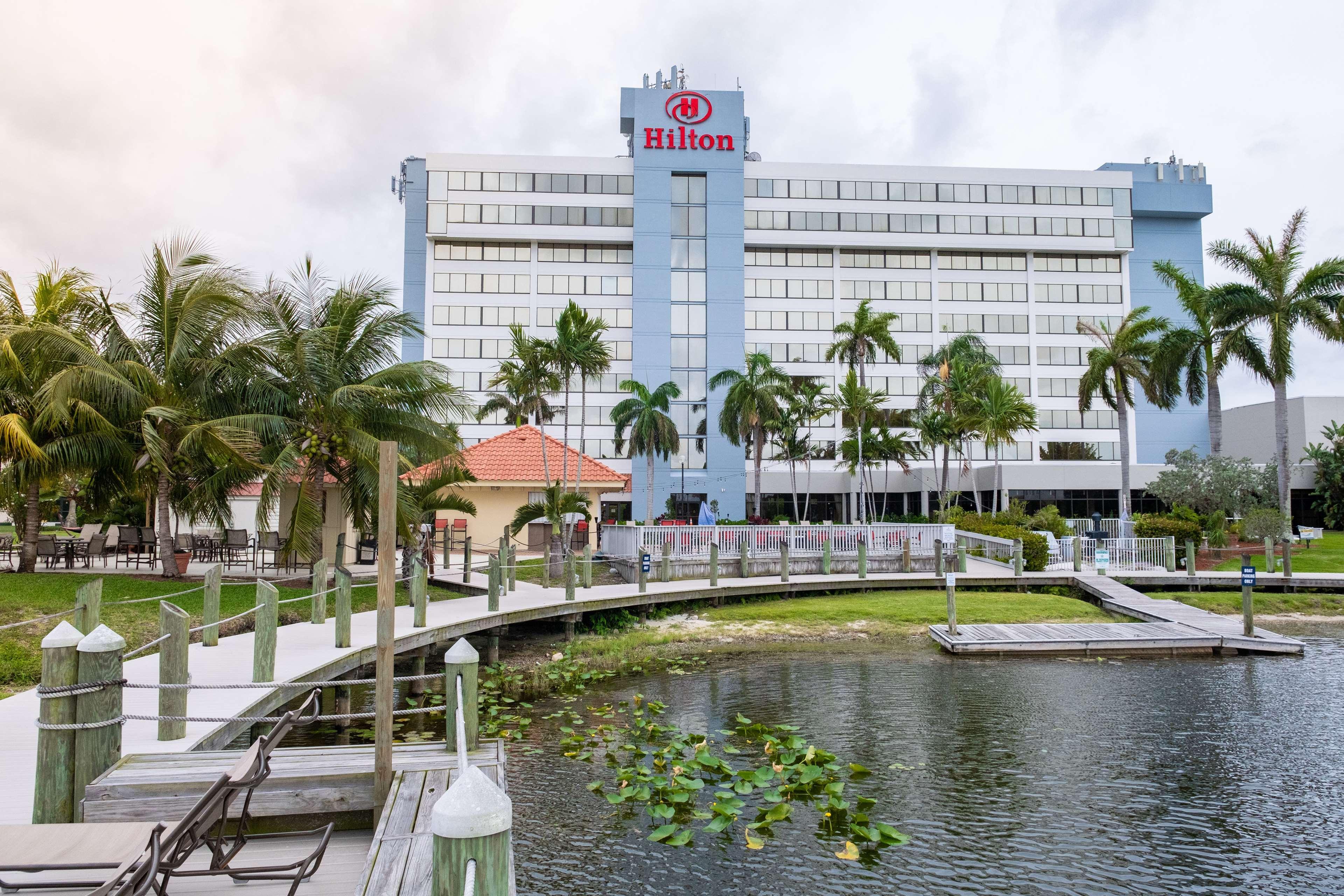 Hilton Palm Beach Pbi Cloud Lake Exterior foto