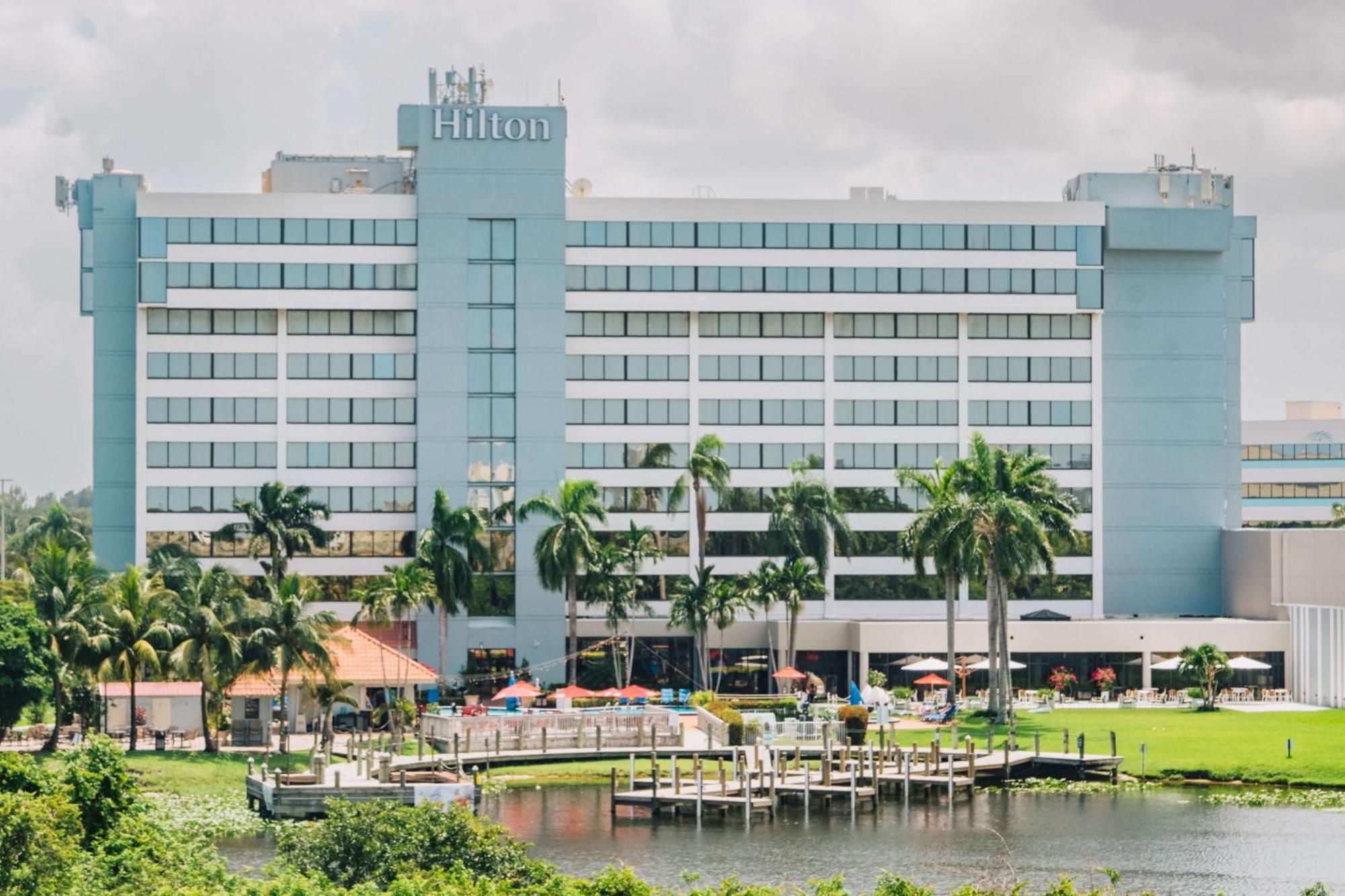 Hilton Palm Beach Pbi Cloud Lake Exterior foto