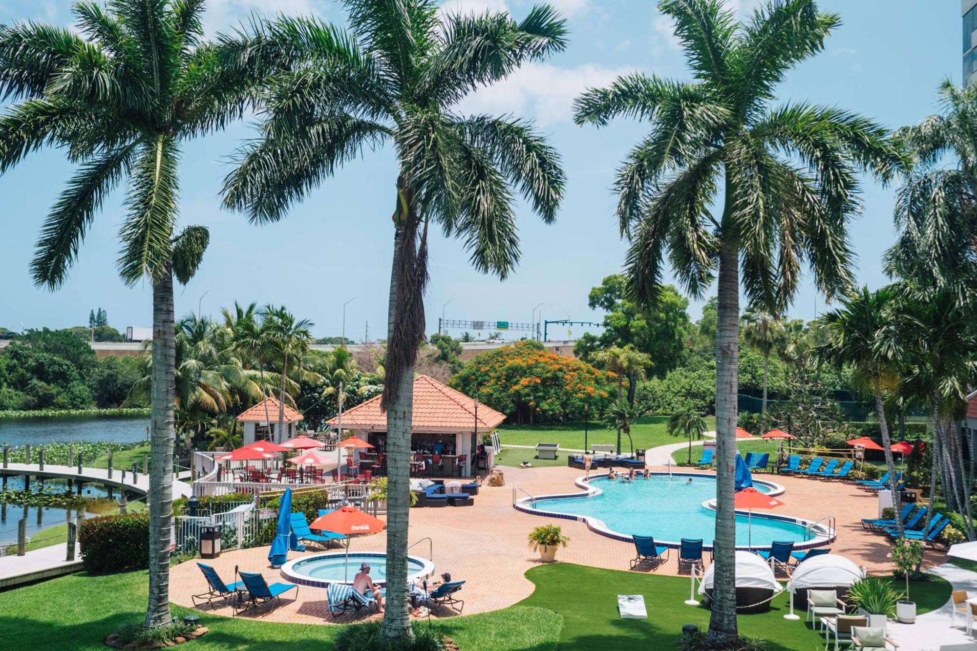 Hilton Palm Beach Pbi Cloud Lake Exterior foto