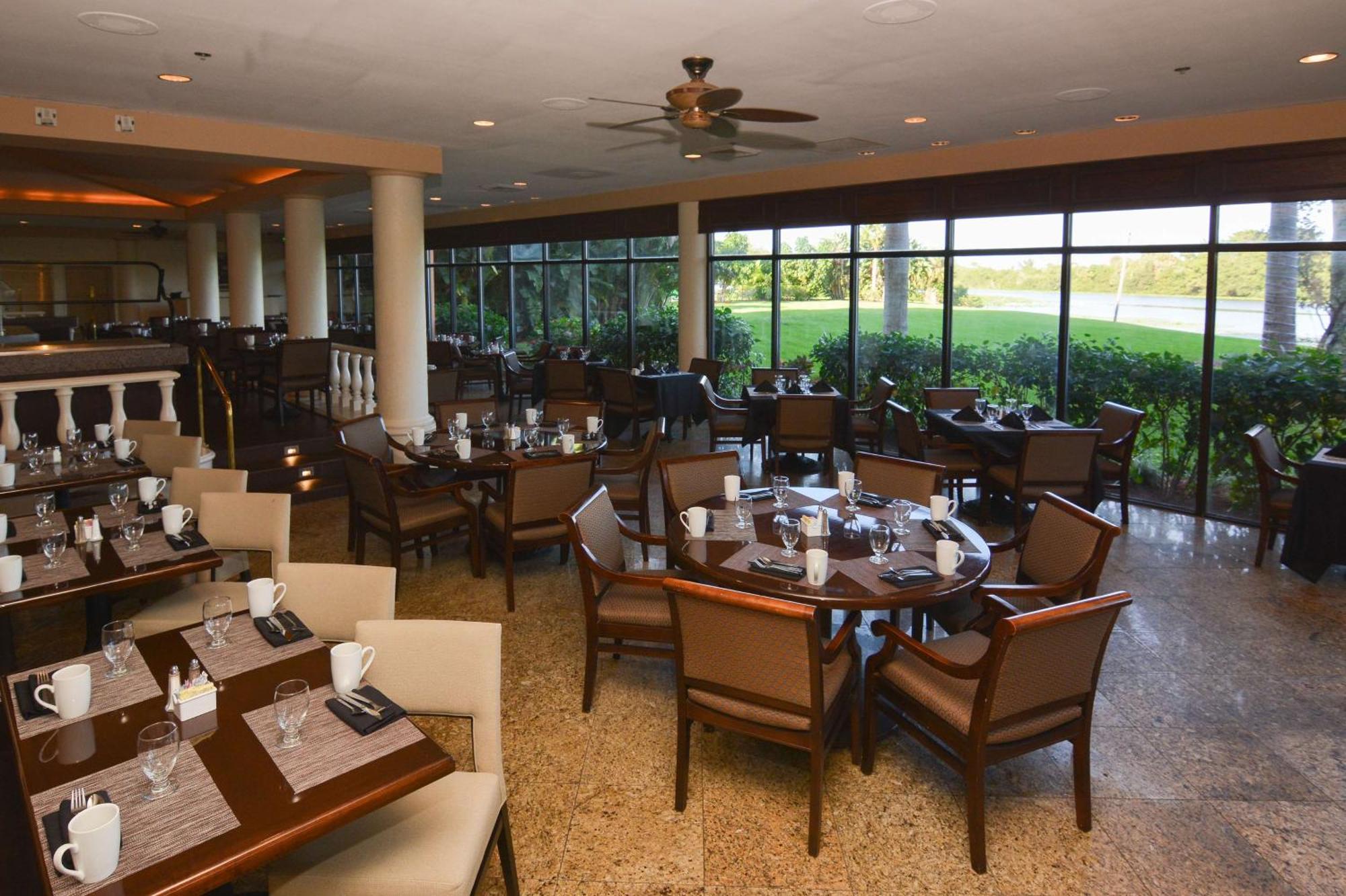 Hilton Palm Beach Pbi Cloud Lake Exterior foto