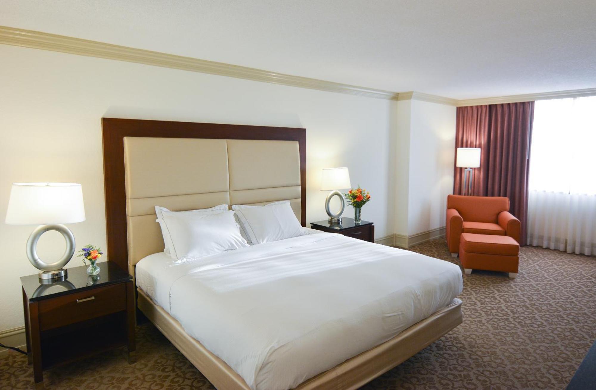 Hilton Palm Beach Pbi Cloud Lake Exterior foto